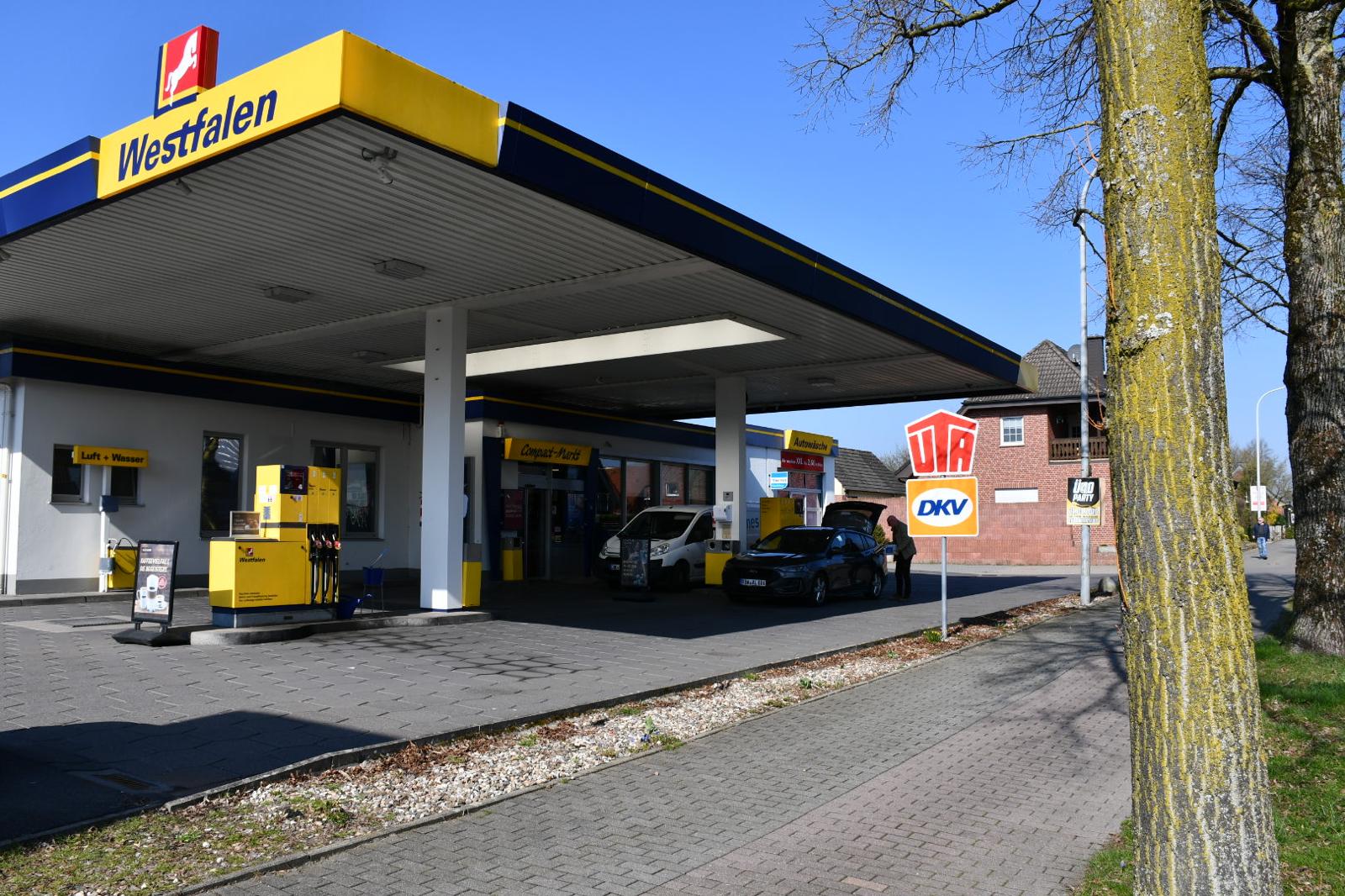 Tankstelle und Team